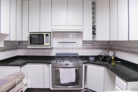 Casa à venda com 220m², 3 quartos e 2 vagasCozinha