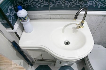 Casa à venda com 220m², 3 quartos e 2 vagasBanheiro