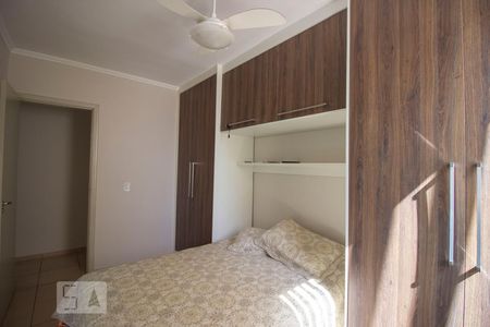Apartamento à venda com 56m², 2 quartos e 1 vagaQuarto 2 - Armários