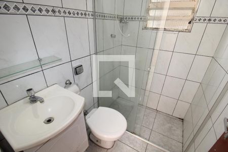 Banheiro de casa para alugar com 1 quarto, 55m² em Vila Aurora, São Paulo