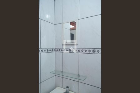 Banheiro de casa para alugar com 1 quarto, 55m² em Vila Aurora, São Paulo