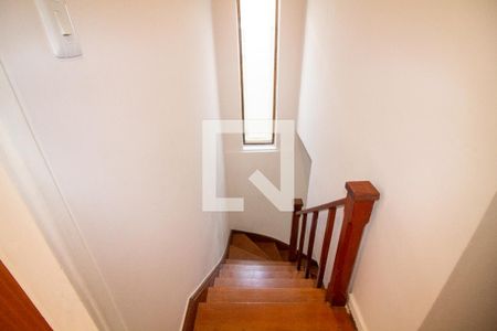 Escada de casa para alugar com 2 quartos, 71m² em Vila Cruzeiro, São Paulo