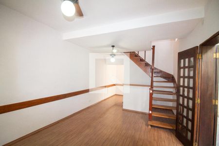 Sala de casa para alugar com 2 quartos, 71m² em Vila Cruzeiro, São Paulo