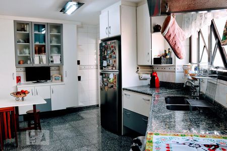 Apartamento à venda com 140m², 2 quartos e 3 vagasCozinha