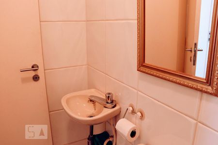 Apartamento à venda com 140m², 2 quartos e 3 vagasBanheiro de Serviço