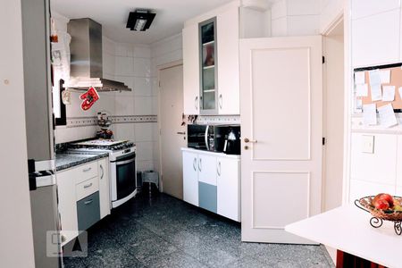 Apartamento à venda com 140m², 2 quartos e 3 vagasCozinha