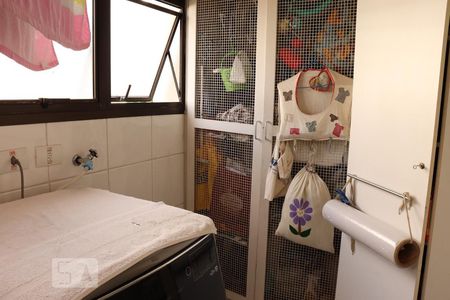 Apartamento à venda com 140m², 2 quartos e 3 vagasÁrea de Serviço