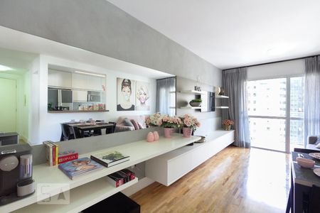 Sala de apartamento à venda com 2 quartos, 70m² em Indianópolis, São Paulo