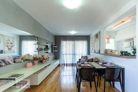 Sala de apartamento à venda com 2 quartos, 70m² em Indianópolis, São Paulo