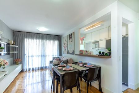 Sala de apartamento à venda com 2 quartos, 70m² em Indianópolis, São Paulo