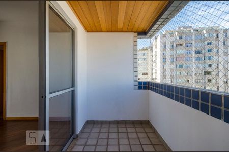 varanda da sala de apartamento para alugar com 4 quartos, 200m² em Vila Paris, Belo Horizonte