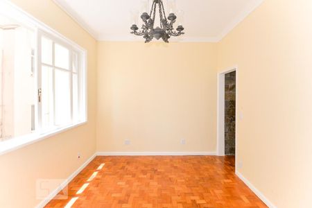 Apartamento à venda com 66m², 2 quartos e sem vagaSala