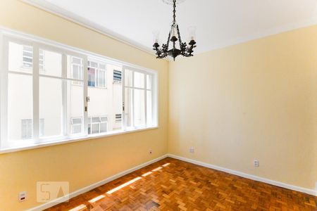 Apartamento à venda com 66m², 2 quartos e sem vagaSala