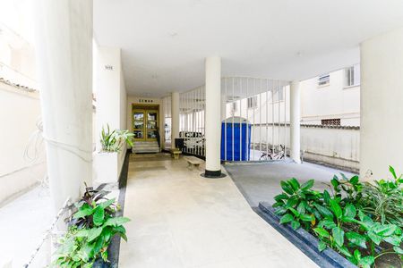 Apartamento à venda com 66m², 2 quartos e sem vagaFachada e portaria