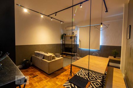 Sala de kitnet/studio à venda com 1 quarto, 80m² em Praça da Bandeira, Rio de Janeiro