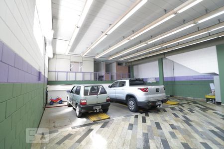 Casa à venda com 180m², 4 quartos e sem vagaSalão e garagem