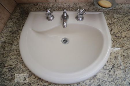 Casa à venda com 180m², 4 quartos e sem vagaBanheiro Social - pia