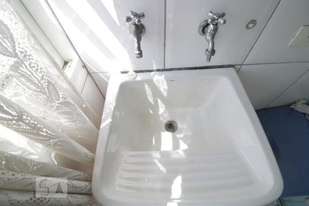 Casa à venda com 180m², 4 quartos e sem vagaArea de serviço - tanque