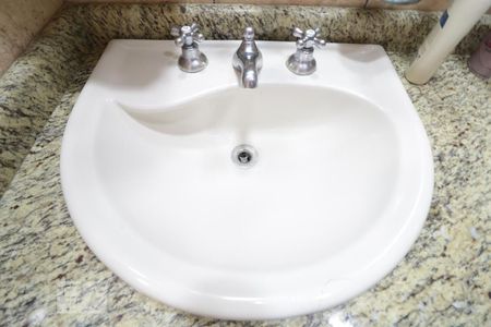 Casa à venda com 180m², 4 quartos e sem vagaBanheiro da suite1 - pia