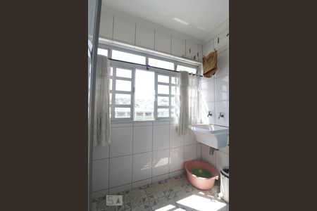 Casa à venda com 180m², 4 quartos e sem vagaArea de serviço