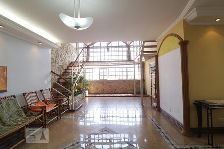 Sala de casa para alugar com 4 quartos, 180m² em Vila Fernandes, São Paulo