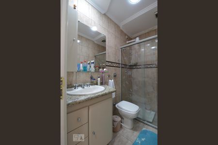 Casa à venda com 180m², 4 quartos e sem vagaBanheiro da suite1