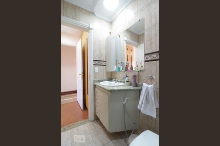 Casa à venda com 180m², 4 quartos e sem vagaBanheiro da suite1