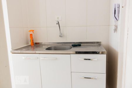 Cozinha de kitnet/studio para alugar com 1 quarto, 21m² em República, São Paulo