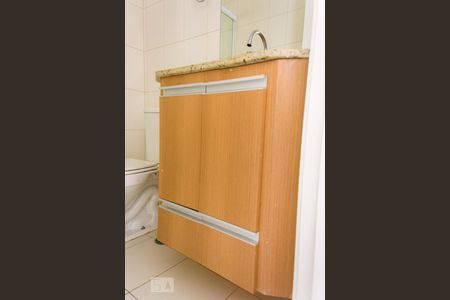 Apartamento para alugar com 77m², 3 quartos e 2 vagasBanheiro Social - Armários