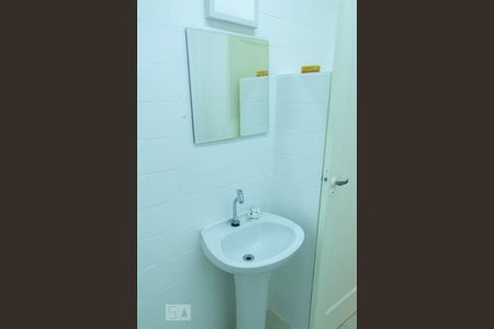 Apartamento para alugar com 65m², 2 quartos e sem vaga Apartamento para alugar com 65m², 2 quartos e sem vagaBanheiro Social