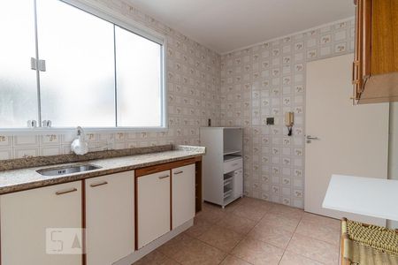 Apartamento para alugar com 69m², 2 quartos e 1 vagaCozinha e Área de Serviço