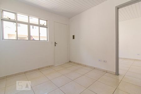 Sala de casa para alugar com 2 quartos, 50m² em Novo Mundo, Curitiba