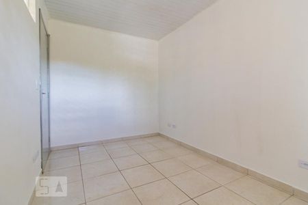 Quarto 2 de casa para alugar com 2 quartos, 50m² em Novo Mundo, Curitiba