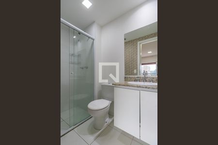 Banheiro de apartamento para alugar com 1 quarto, 42m² em Empresarial 18 do Forte, Barueri