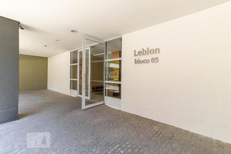 Apartamento à venda com 82m², 2 quartos e 2 vagasEntrada do Bloco