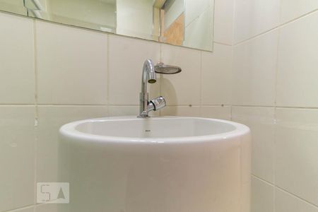Apartamento à venda com 82m², 2 quartos e 2 vagasBanheiro da Suíte