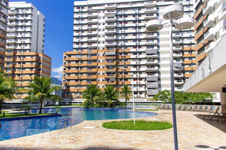 Apartamento à venda com 82m², 2 quartos e 2 vagasÁrea comum - Piscina