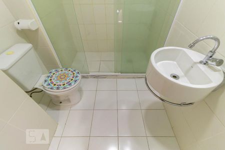 Apartamento à venda com 82m², 2 quartos e 2 vagasBanheiro da Suíte