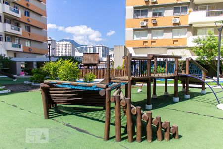 Apartamento à venda com 82m², 2 quartos e 2 vagasÁrea Comum - Playground
