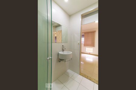 Apartamento à venda com 82m², 2 quartos e 2 vagasBanheiro da Suíte