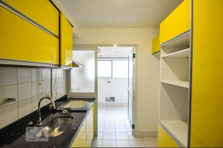 Apartamento à venda com 96m², 3 quartos e 2 vagasCozinha
