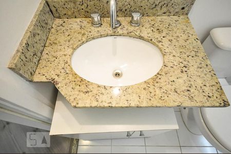 Apartamento à venda com 96m², 3 quartos e 2 vagasPia do banheiro da suíte