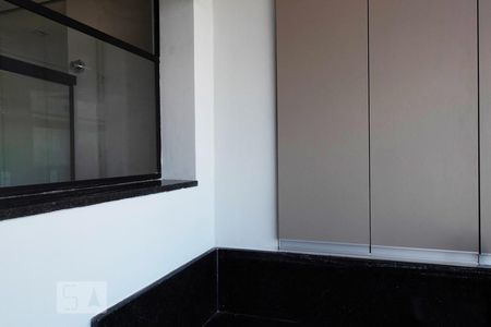 Apartamento para alugar com 72m², 2 quartos e 1 vagaÁrea de serviço