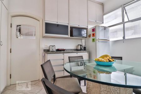 Apartamento à venda com 270m², 4 quartos e 2 vagasCozinha