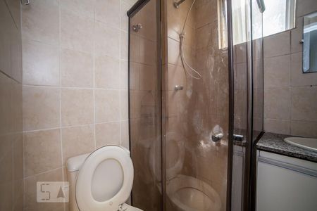 Banheiro de apartamento para alugar com 2 quartos, 65m² em Sagrada Família, Belo Horizonte