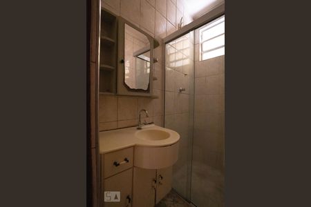 Casa para alugar com 60m², 2 quartos e sem vaga Casa para alugar com 60m², 2 quartos e sem vagaBanheiro