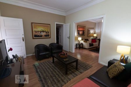 Sala de TV de casa à venda com 5 quartos, 270m² em Tijuca, Rio de Janeiro