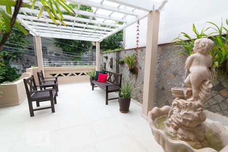 Casa à venda com 270m², 5 quartos e 1 vagaÁrea comum