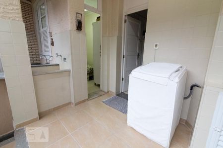 Casa à venda com 270m², 5 quartos e 1 vagaÁrea de Serviço