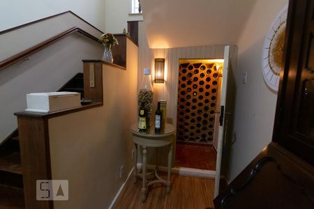 Casa à venda com 270m², 5 quartos e 1 vagaAdega